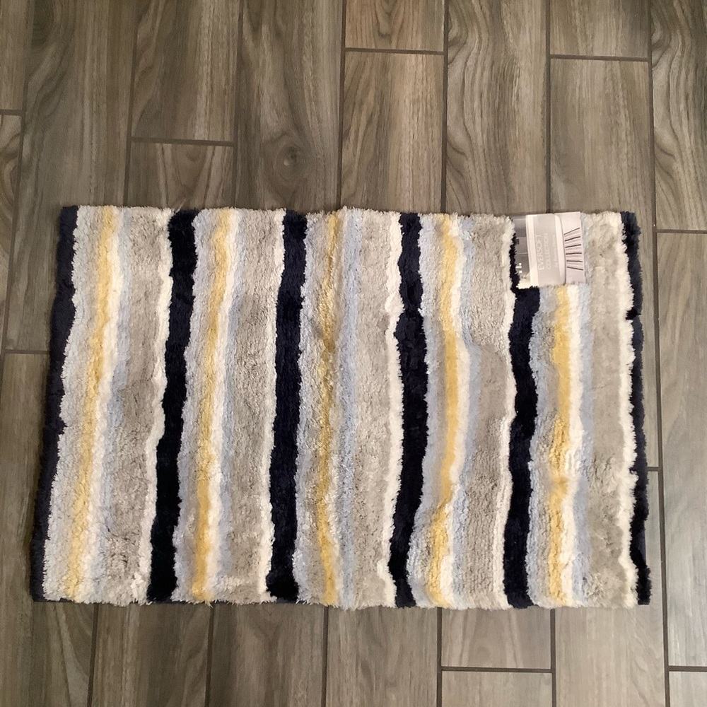 Riviera Home 24” x 36” Striped Bath Mat